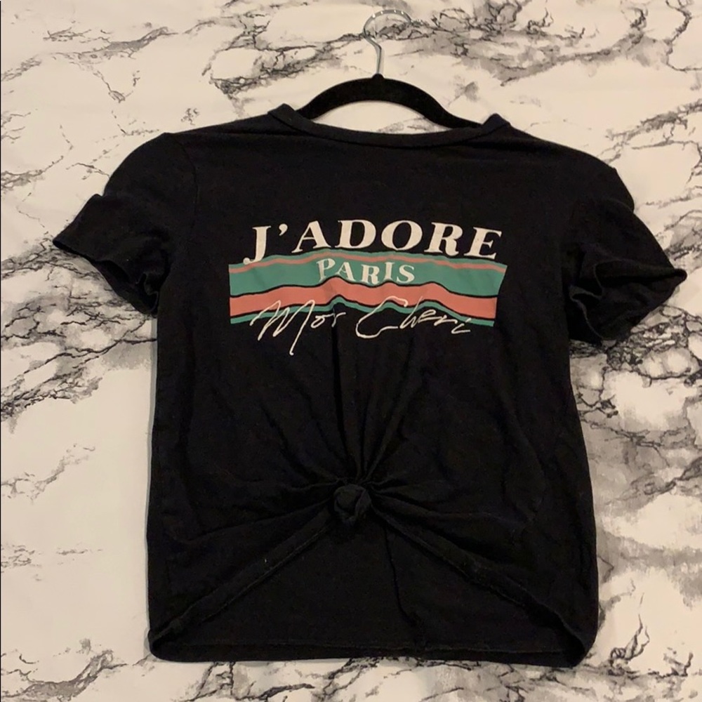 Short sleeve shirt with tie in the front